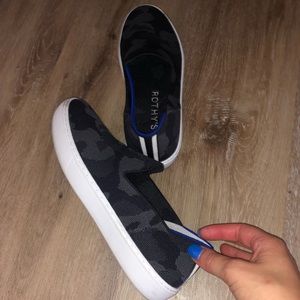 Worn once! Super comfy, camo sneakers